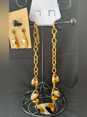 Vintage Fifth Avenue Collection Mosaic Pattern Necklace and Earrings set